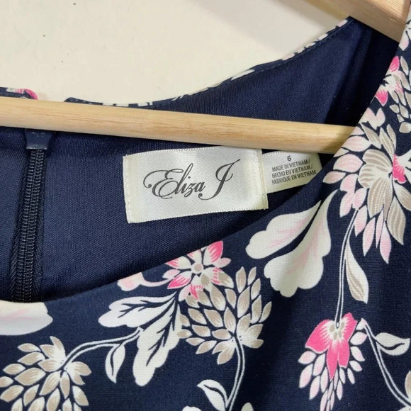 Eliza J Boat Neck Bell Sleeve Floral Navy Shift Dress - Picture 8 of 12